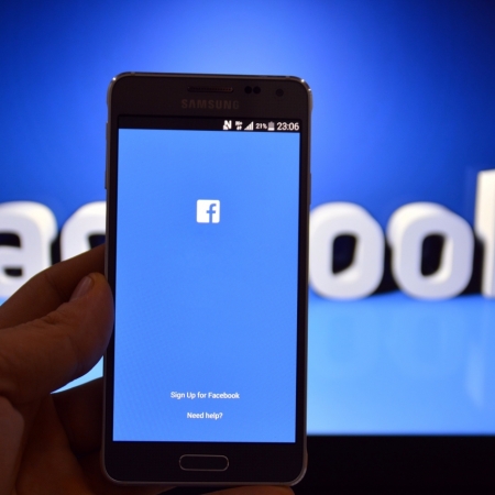 Facebook Berburu Akun Spam di Indonesia
